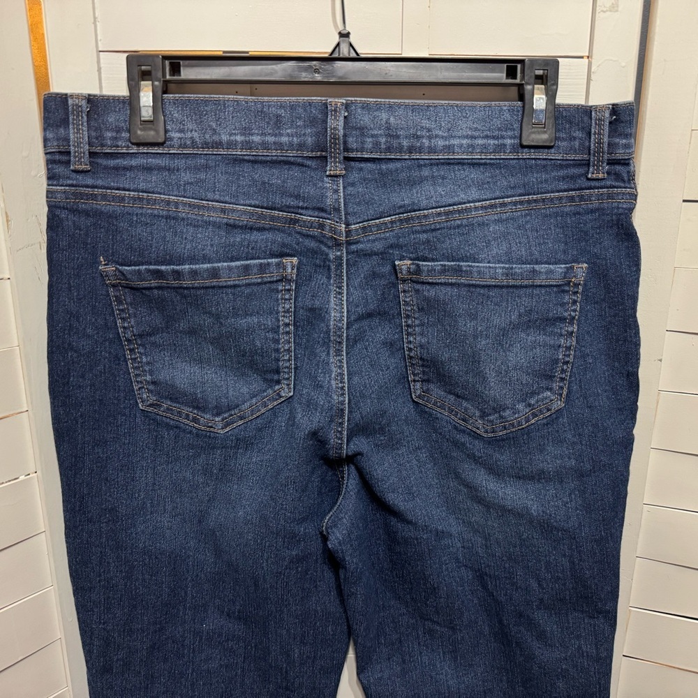 Gloria Vanderbilt Amanda Petite Cropped Jeans - Picture 3 of 6